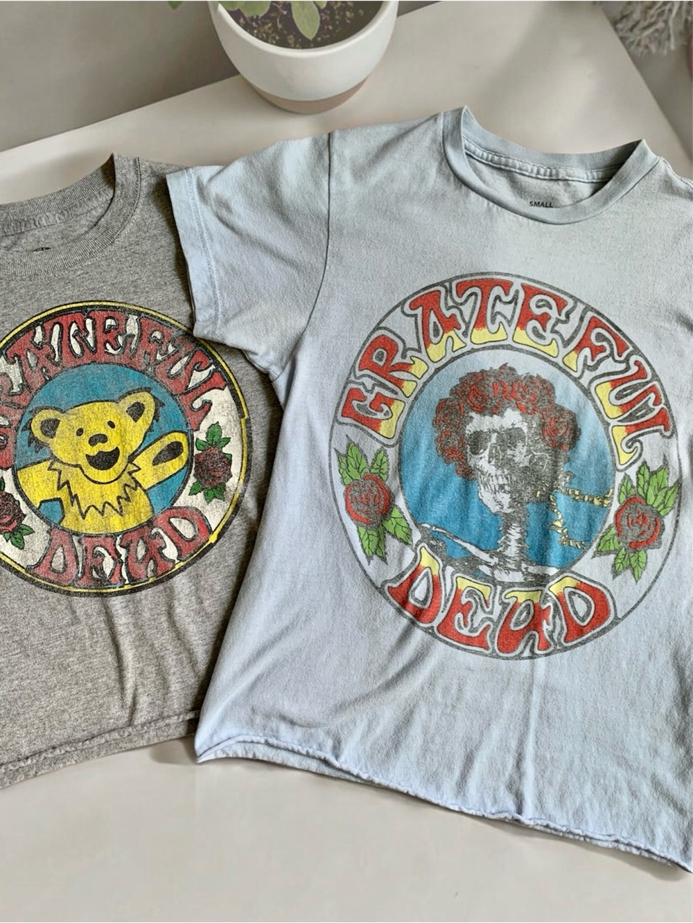 2 Grateful Dead crop t-shirts women’s size small